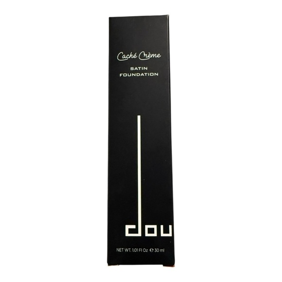Douce Caché Crème Satin Foundation - Shade YD11 (30ml / 1.01 fl oz) - Picture 2 of 5